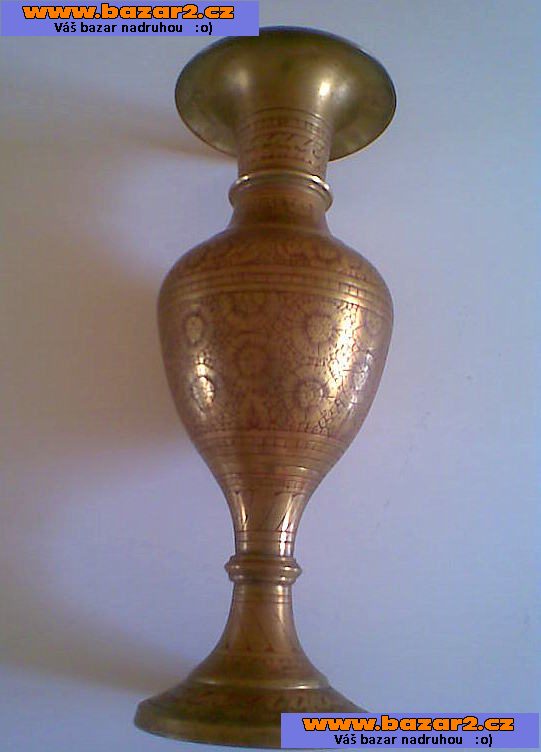 mosazná váza