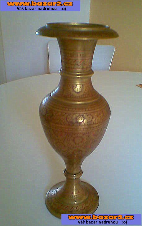 mosazná váza