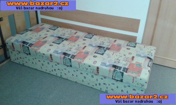 Válenda s úložným prostorem