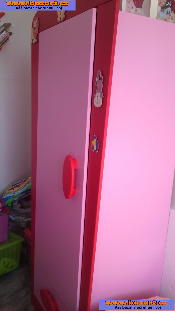 MAMMUT KOMODA+SKŘÍŇ IKEA SPĚCHÁ!!!!!!!!!!
