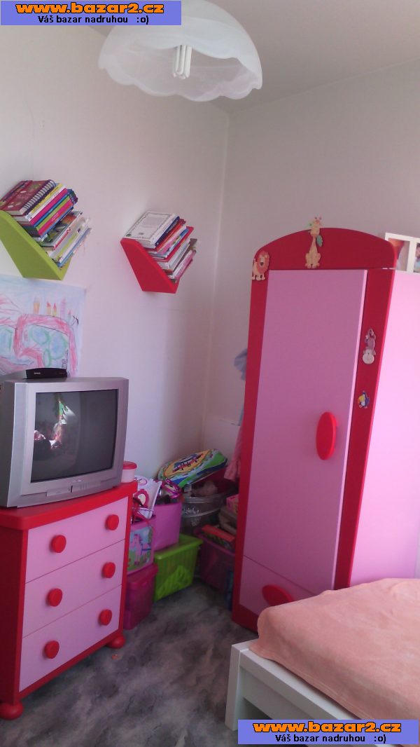 MAMMUT KOMODA+SKŘÍŇ IKEA SPĚCHÁ!!!!!!!!!!
