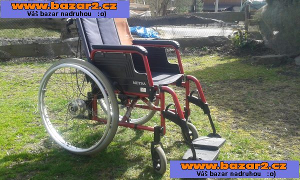 Invalidní vozík, chodítko, židle do sprchy