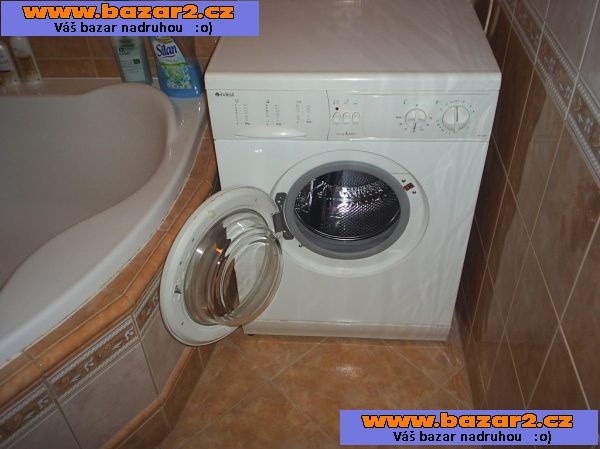 Pračka Indesit