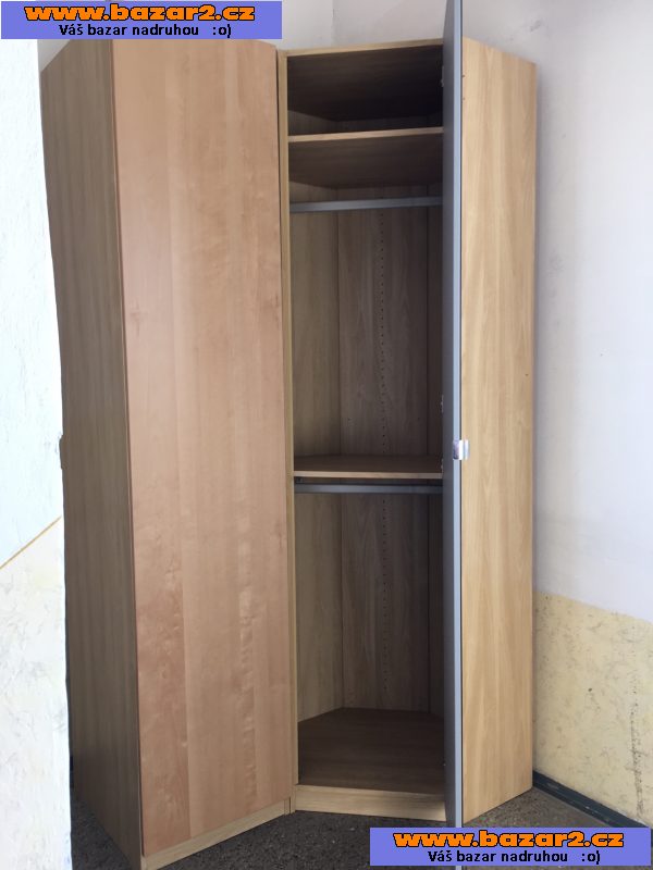 IKEA PAX rohová šatní skříň + šatní skříň