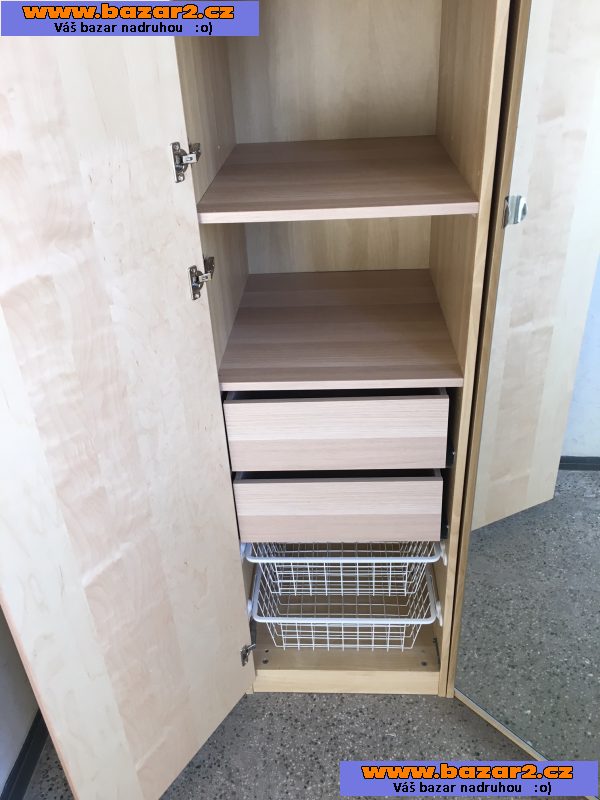IKEA PAX rohová šatní skříň + šatní skříň
