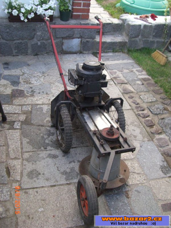 Prodám motorovou sekačku