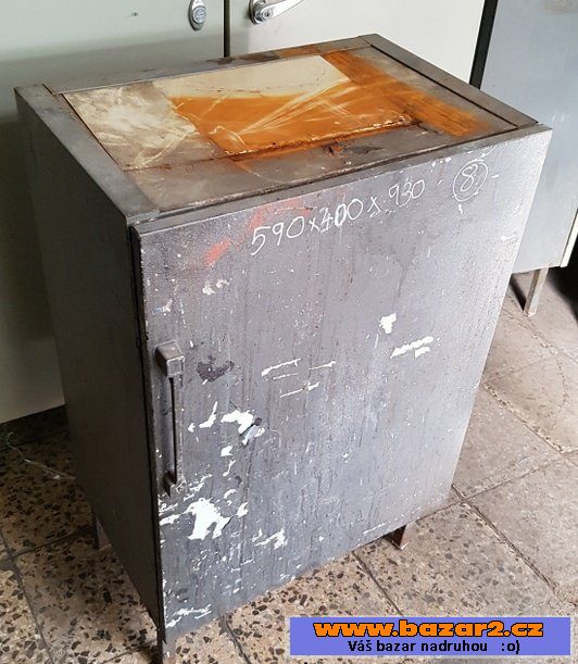 Skříň plechová 590x400x930 – 11280