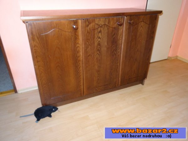 Prodám nábytek do jídelny
