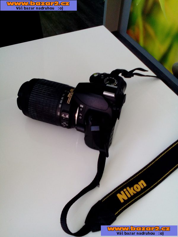 Zrcadlovka Nikon D3000