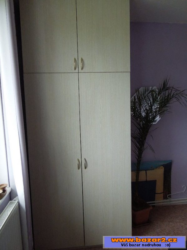 Skříně s nástavc