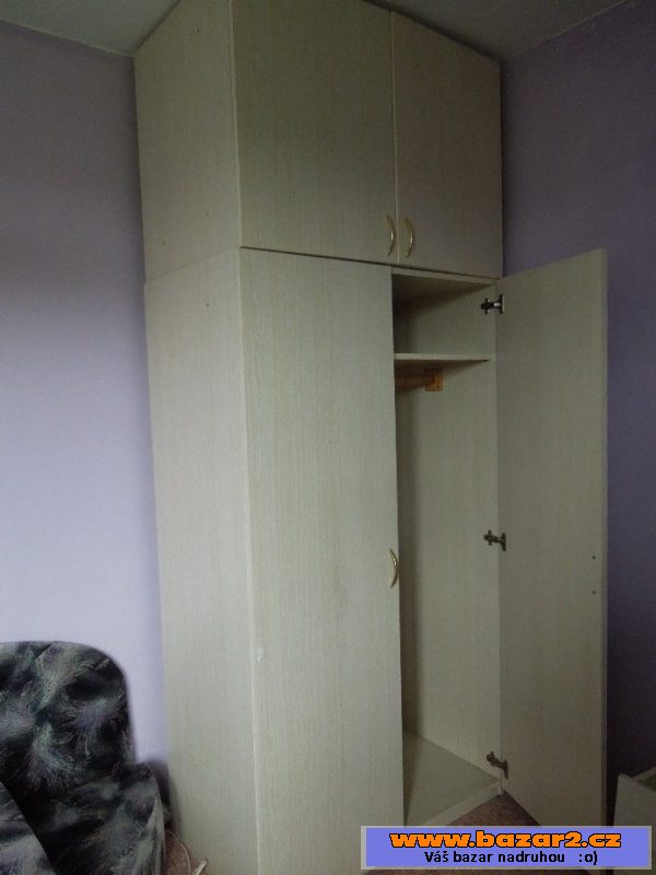 Skříně s nástavc