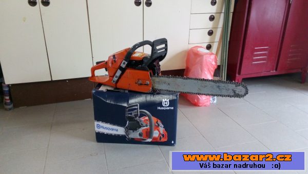 Motorovou pilu Husqvarna 372