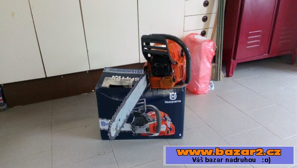 Motorovou pilu Husqvarna 372