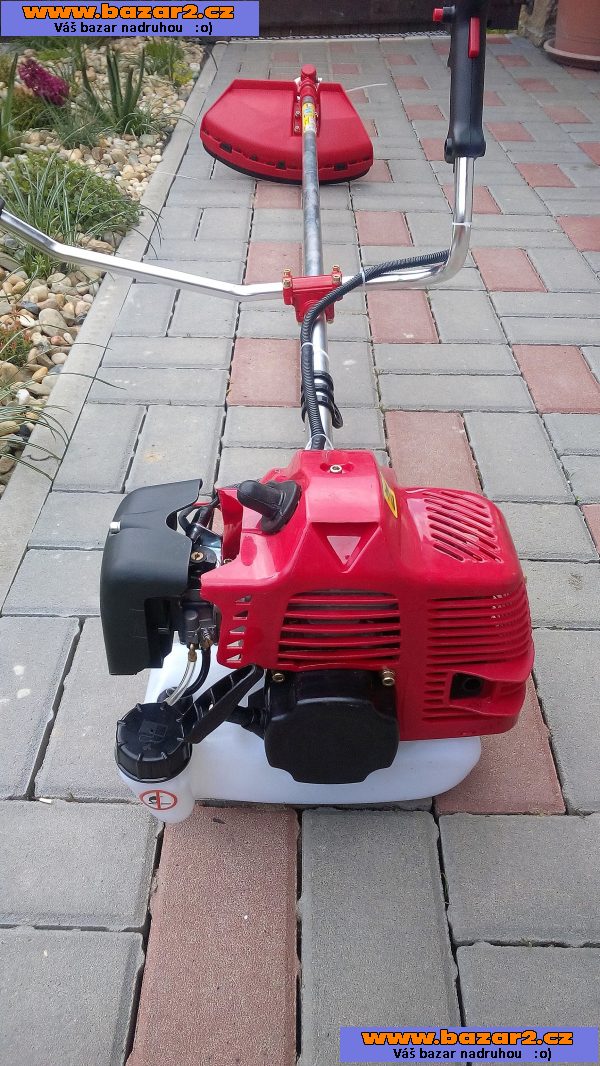 Křovinořez   5,2 HP  NOVÝ