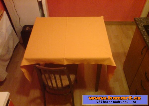 Kuchyňský stůl, rozměr 150x90cm 