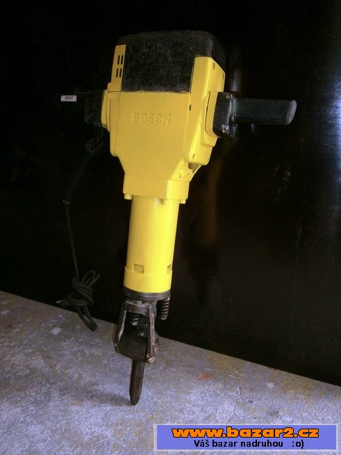 Bourací kladivo Bosch GSH 27 sbíječ