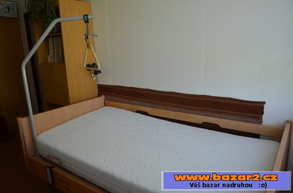 Zdrav. polohovací postel s matrací