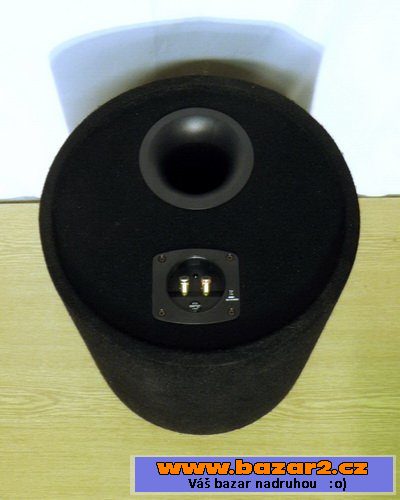 Subwoofer do auta Reflexion.