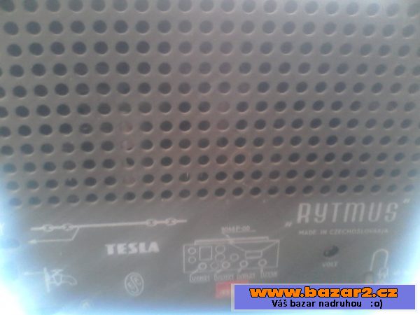 Bakelitová rádia Tesla Rytmus 