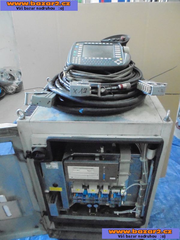 Průmyslový robot KUKA KR 200/2-KRC1