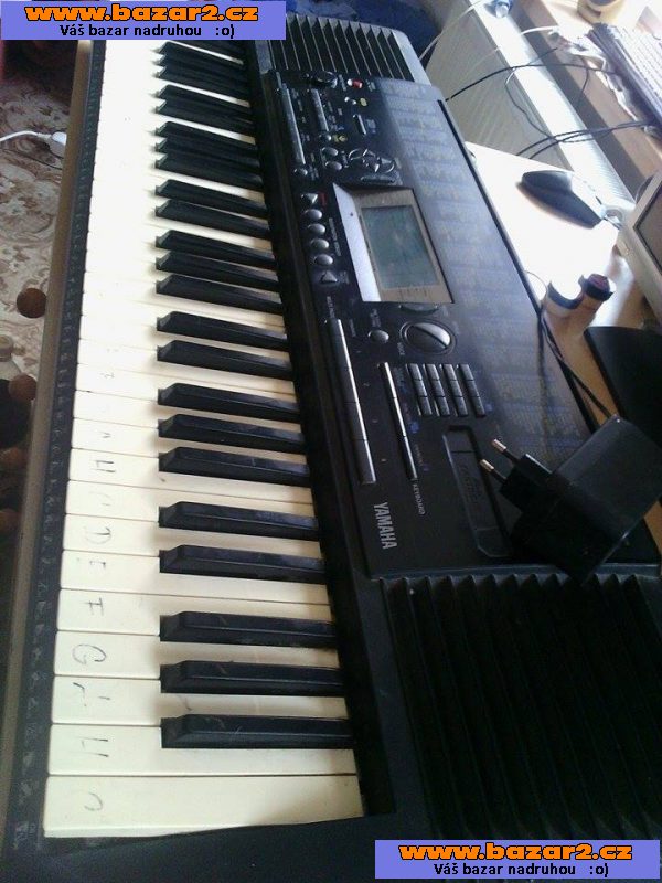 Prodám keyboard YAMAHA Levně