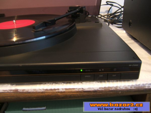 Gramo Sharp RP-Z1000/ poloautomat
