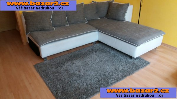 Prodám zachovalou bílošedou sedačku ve tvaru U +9 polštářů a 1 odkládací na nohy