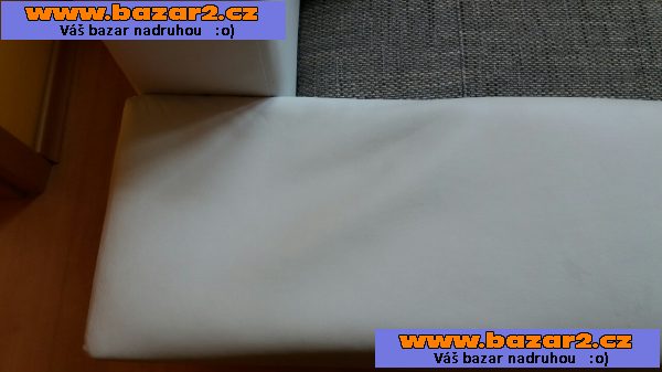 Prodám zachovalou bílošedou sedačku ve tvaru U +9 polštářů a 1 odkládací na nohy