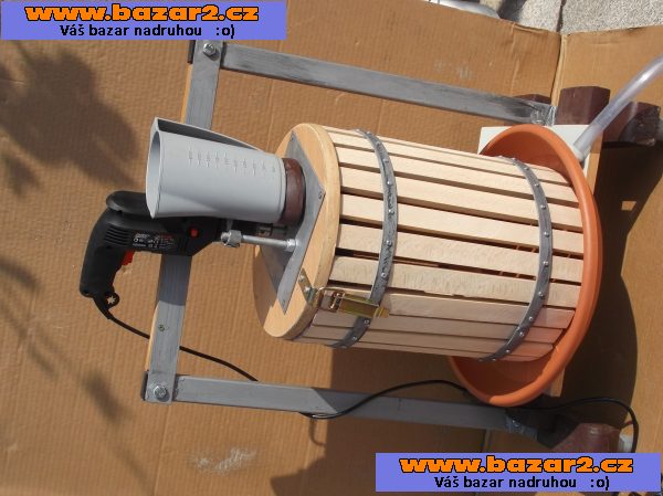 Rámový hydraulický lis na ovoce s drtičkou 3 v 1