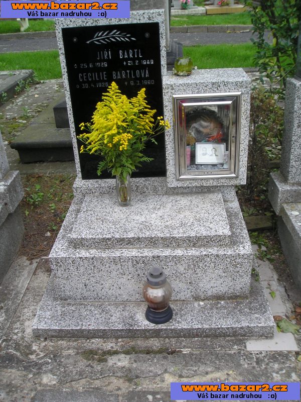 Urnový pomník