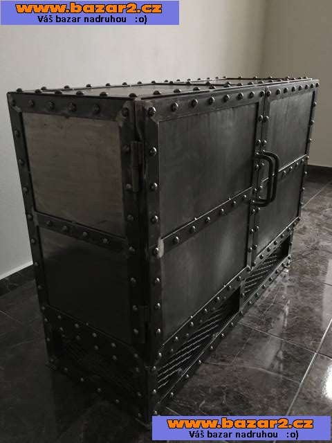 Industrial nábytek