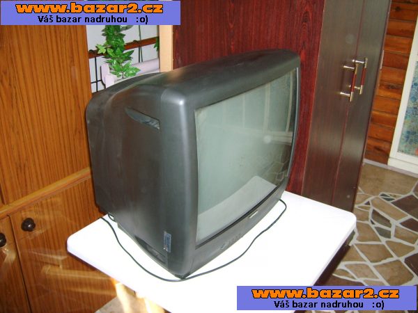 stolní počítaš, televize a pod.