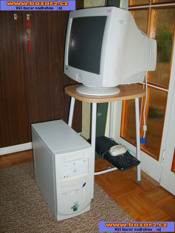 stolní počítaš, televize a pod.