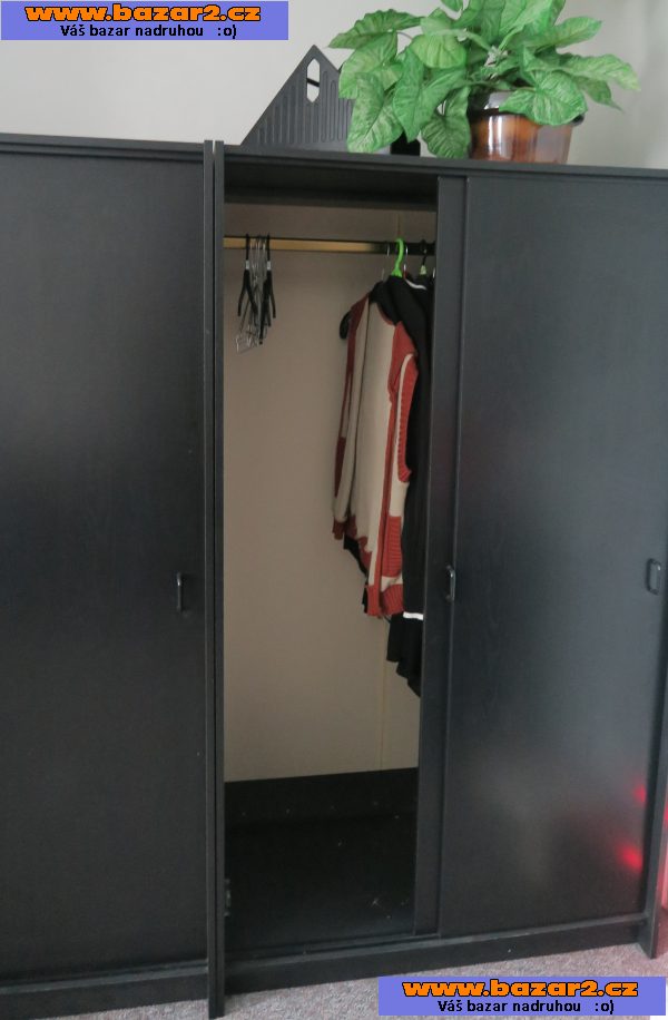Prodám šatní skříń