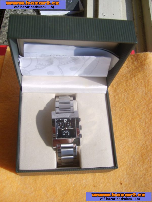 Hodinky GUCCI 7705 Chromo