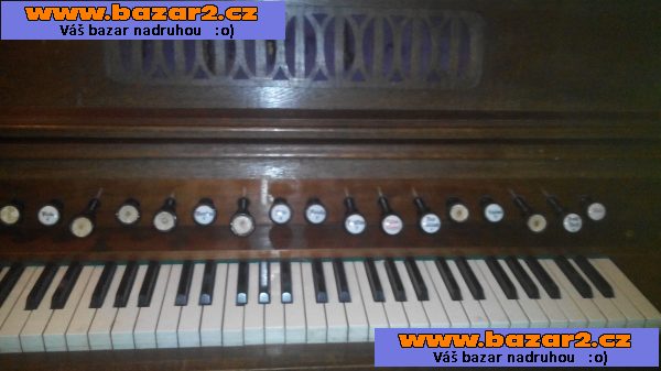 starozitne harmonium
