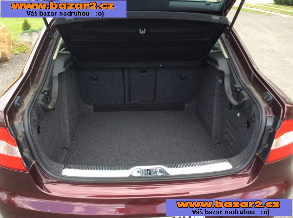 Škoda Superb 2.0 TDi  - výbava Praha