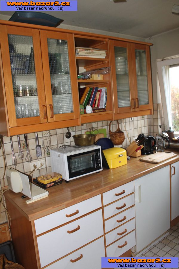 Moderní kuchyně „Viz“ složena ze dvou kuchyni .