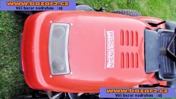 POLO-profesionální / ČESKÝ!! / travní traktor Wiskonsin-APR 16-102