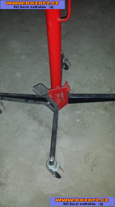 Hydraulický zvedák převodovky