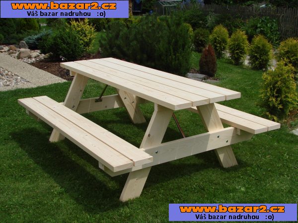 Pivní set, zahradní lavice.