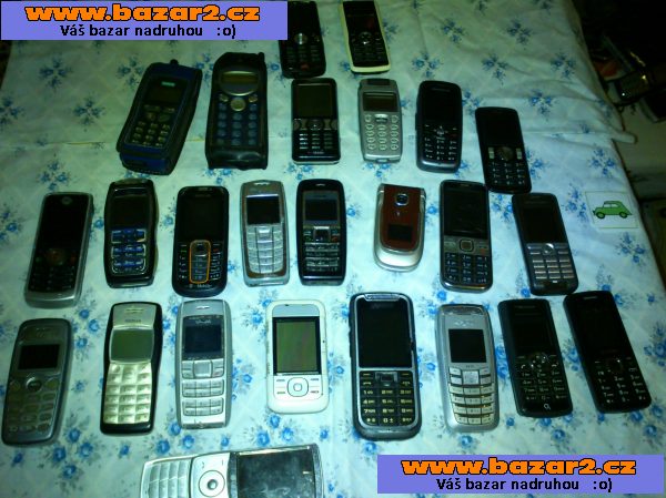 stare mobilne telefony plně funkčni