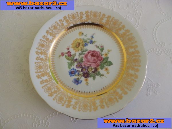 porcelánové talíře