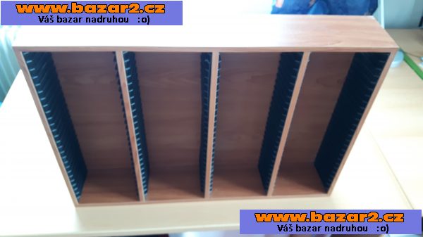 Stojan na CD nástěnný - 104 CD