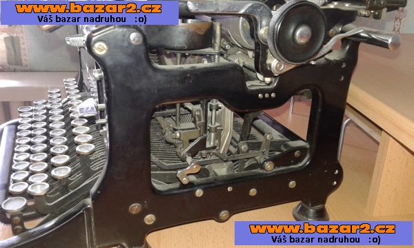 Psací stroj CONTINENTAL
