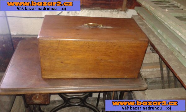 šicí stroj SINGER