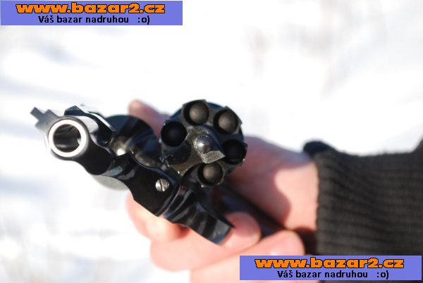 Revolver na gumové projektily - černý - bez ZP