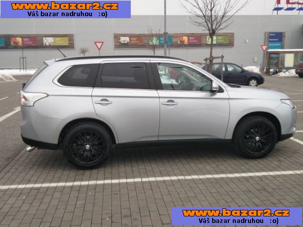 Mitsubishi Outlander 2.2 DI-D SERVISKA,NAVI,KAMERA