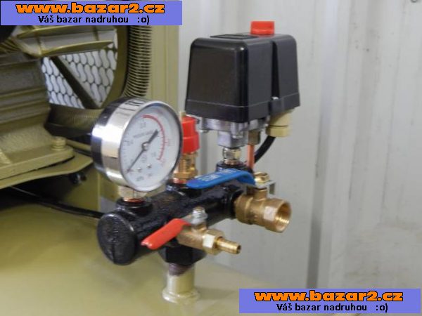 Vzduchový třípíst kompresor 3 kW-200l,11bar-nový