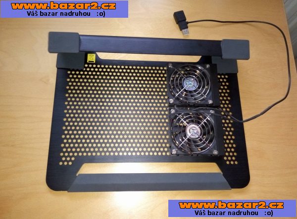 Chladící podložka Coolermaster pro 12-17